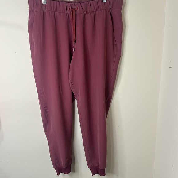 Lululemon On The Fly Jogger Misty Merlot Size 12 - Picture 5 of 16